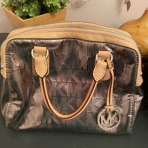 Small pewter patent leather Michael Kors purse